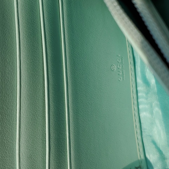 Mint Green Accessory with Elegant Design and Versatile Use - Picture 15 of 17